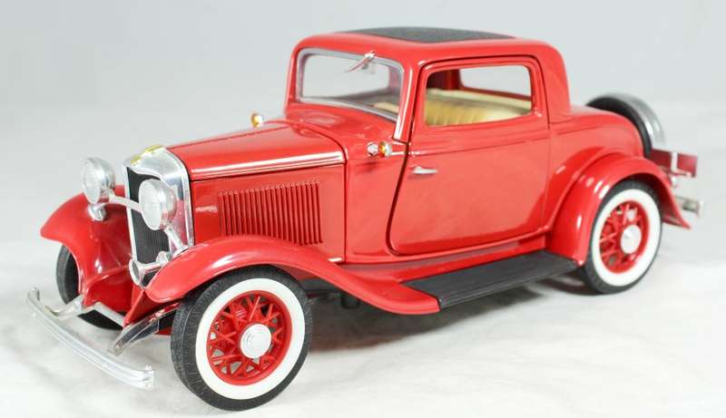 Road Signature - 1932 Ford Coupe - 1:18 Scale Model