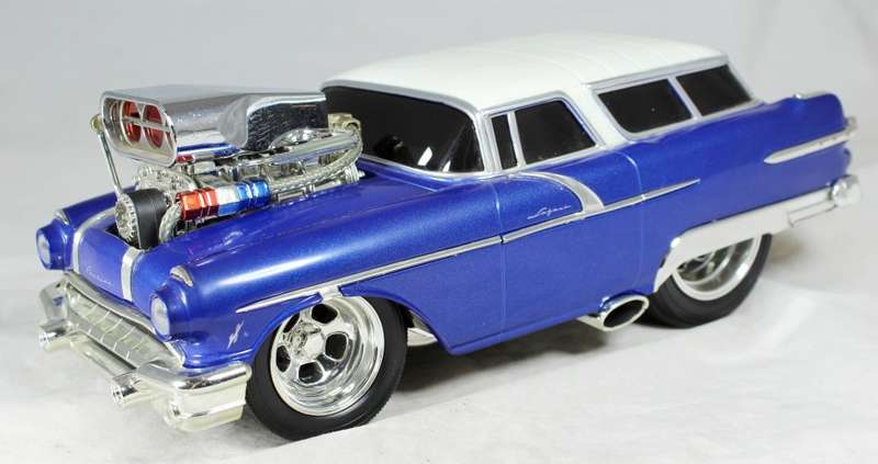 Muscle Machines - 1956 Pontiac Safari Wagon - Pro Street - 1:18 Scale Model - Bid Now!!