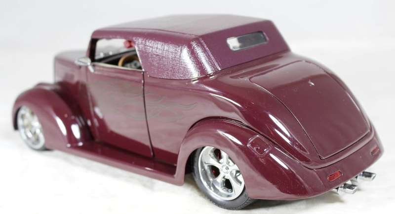 Shyne Rodz - 1937 Ford - Ghost Flames