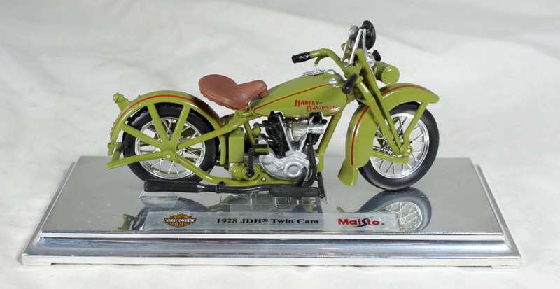 Maisto - Harley Davidson - 1928 JDH Twin Cam - 1:18 Scale Model - Bid Now!!