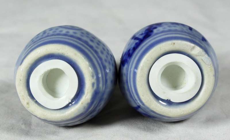 Character salt & pepper set - small blue & white