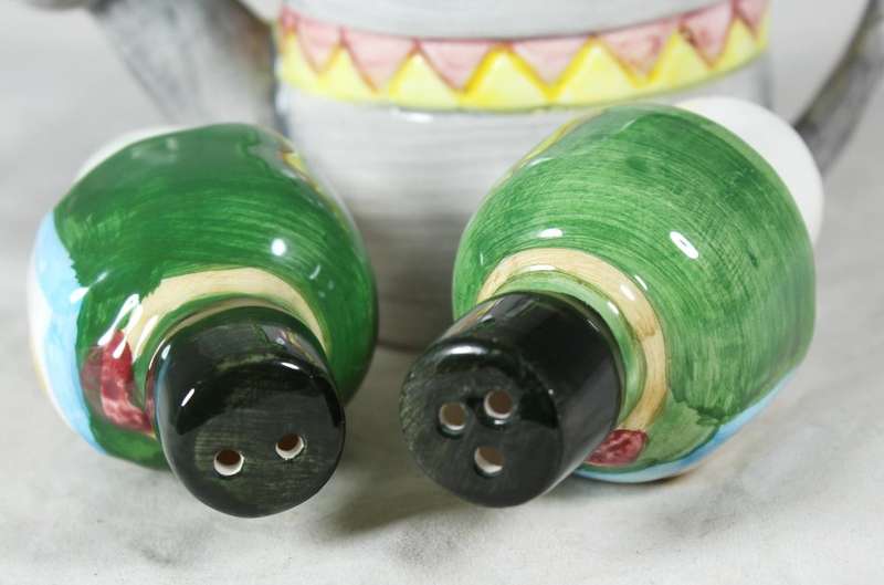 Character salt & pepper set - watering can