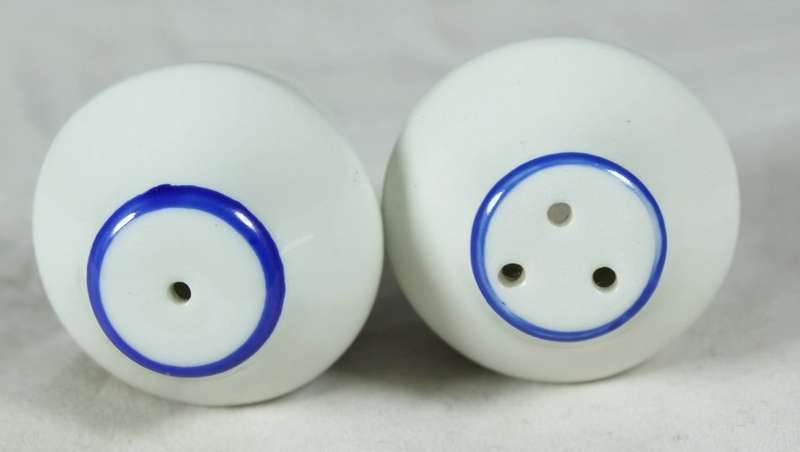 Character salt & pepper set - miniature blue & white