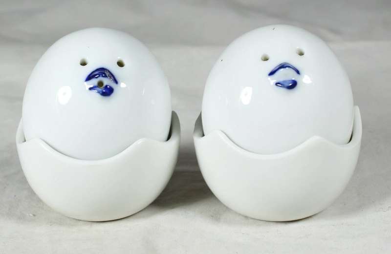 Character salt & pepper set - Hatching Chicken eggs
