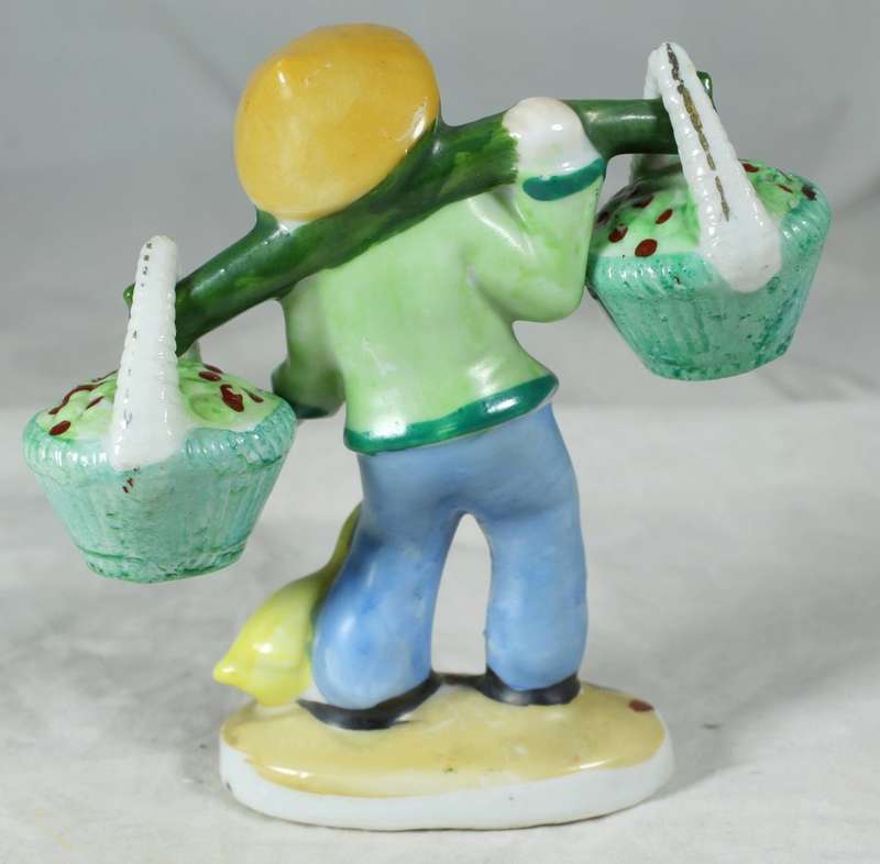 Character salt & pepper set - Chinese man carrying baskets - green