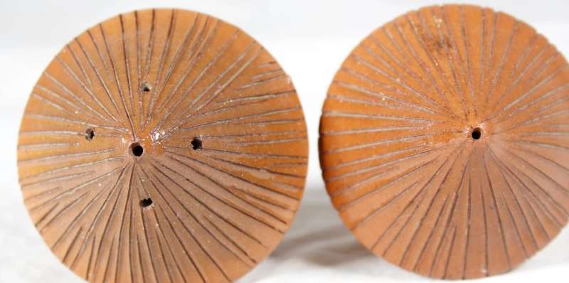 Character salt & pepper set - traditional Huts
