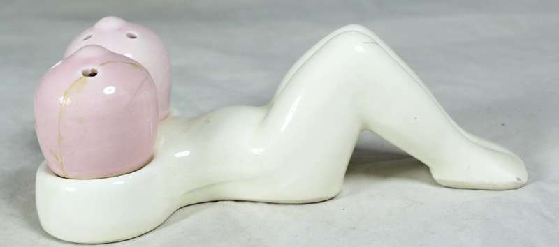 Character Salt & Pepper Set - Naked Lady - Beautiful! - Bid Now!!!