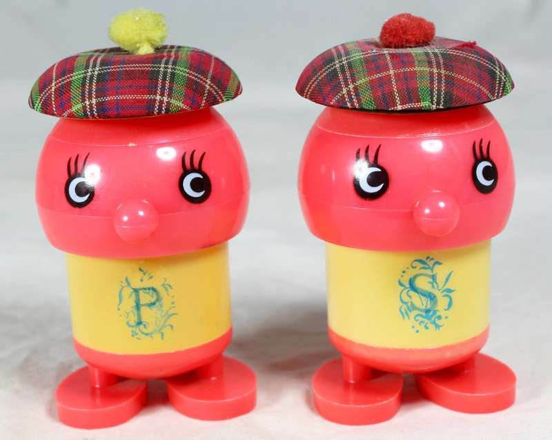 Character salt & pepper set - Tartar hat figures