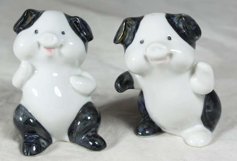 Character salt & pepper set - Black & White Pigs
