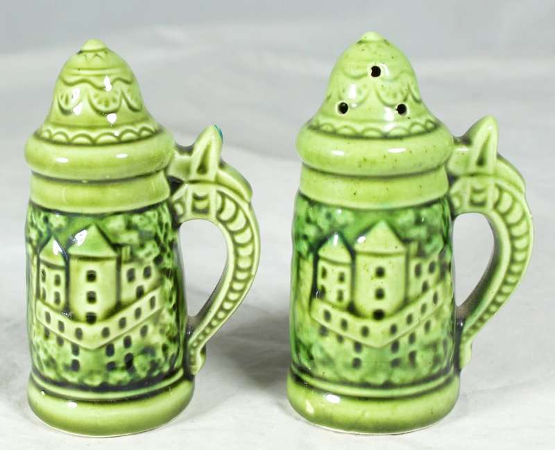 Character salt & pepper set - green German Steins