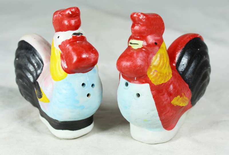 Character salt & pepper set - chickens