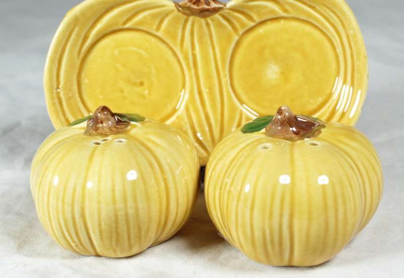 Character Salt & Pepper Set - Pumpkin on Tray - Beautiful!