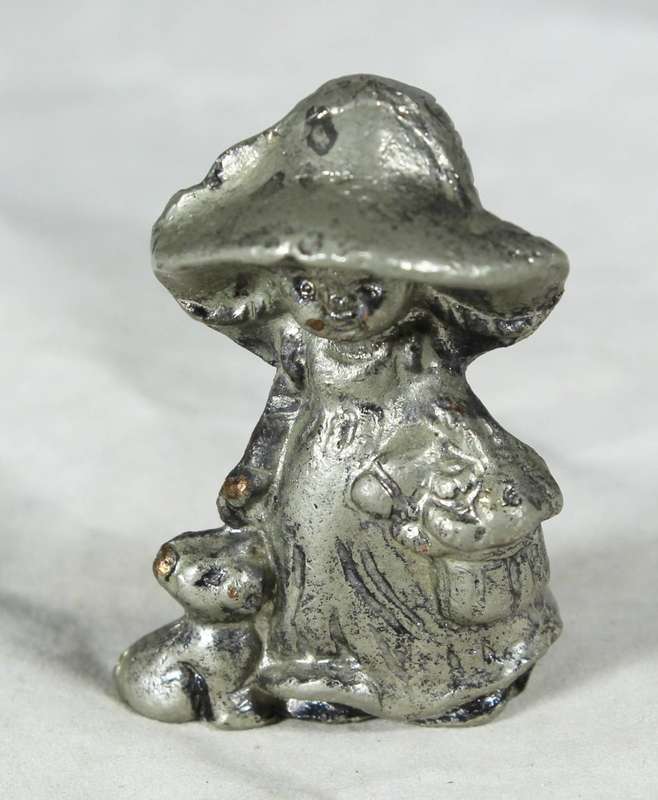 Miniature Silver Coloured - Lead Figurine - Little Girl with Dog - Beautiful!