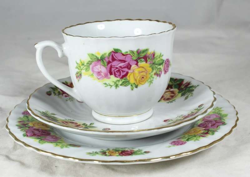 Regent China - English rose - trio