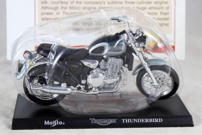Maisto - Triumph Thunderbird - bike & info sheet