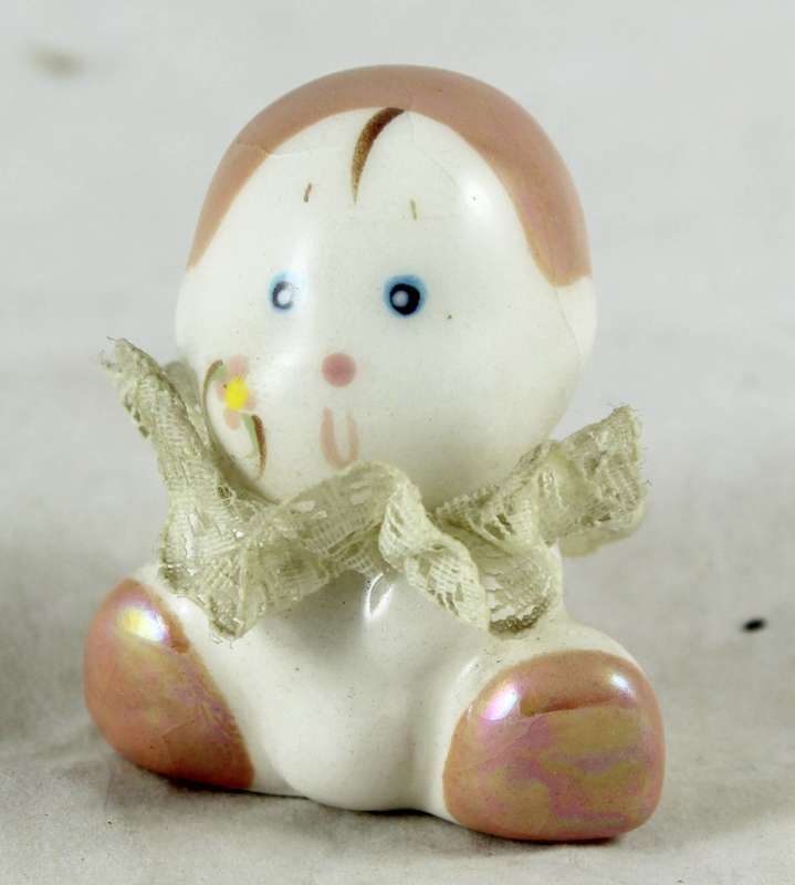 Small Porcelain Baby with Lace Collar - Peach Head - Gorgeous!