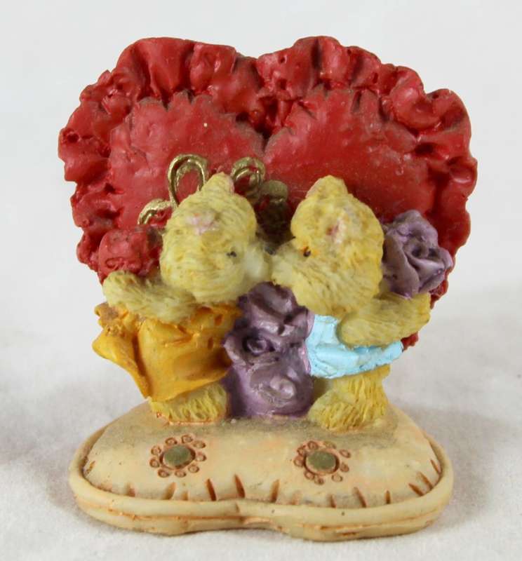 Miniature kissing bears