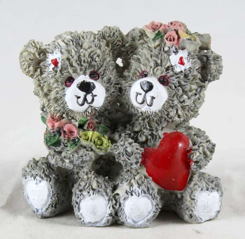 small bear couple - holding red heart