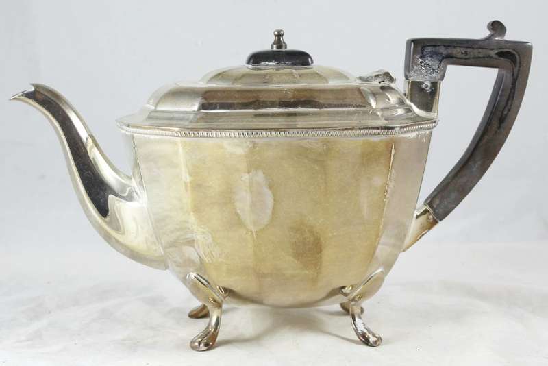 Sheffield Silver Plated - Tea Pot - Beautiful! - Bid Now!!!