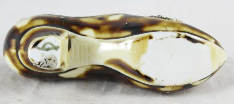 miniature shoe with dove