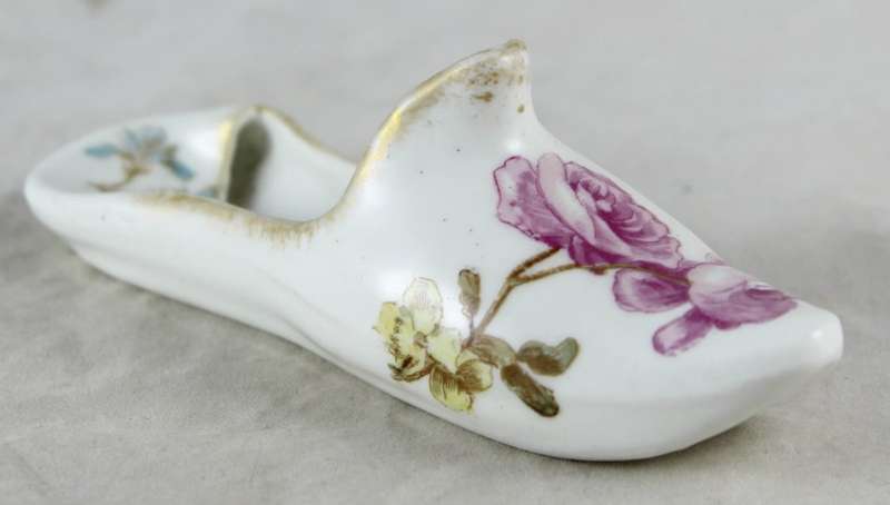 Limoges - miniature white & pink slipper
