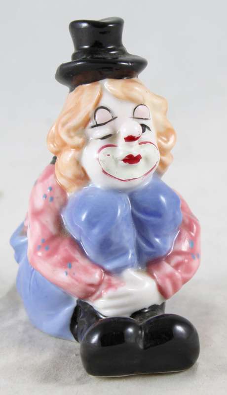 Small Clown Seated with Top Hat - Beautiful!