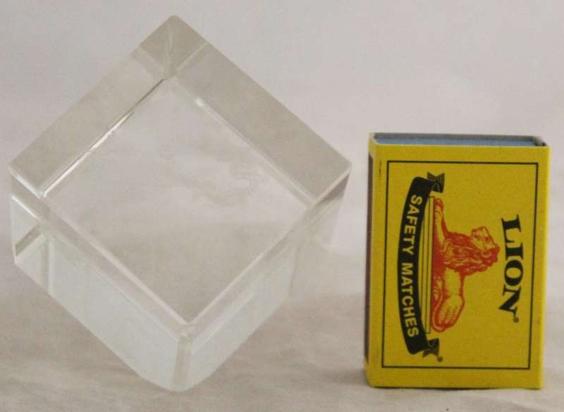 Pair of dragons with crystal ball - lazer etched