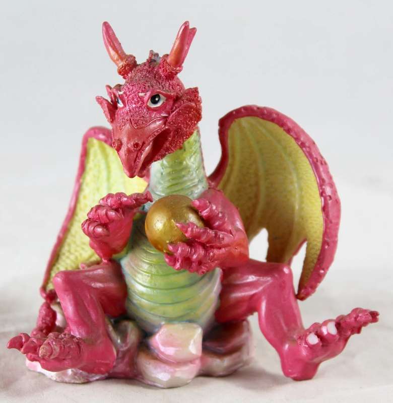 La Bell - dragon with crystal ball