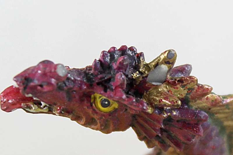 Small dragon with glitter wings