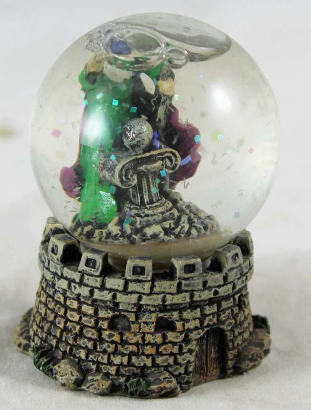 Wizard dressed in green - snow globe