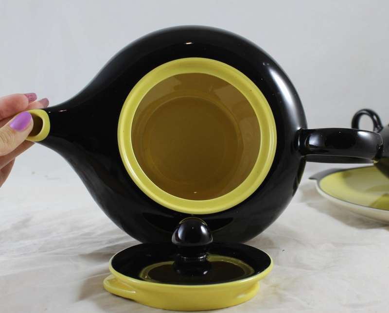 Villeroy & Boch - Yellow and black teaset