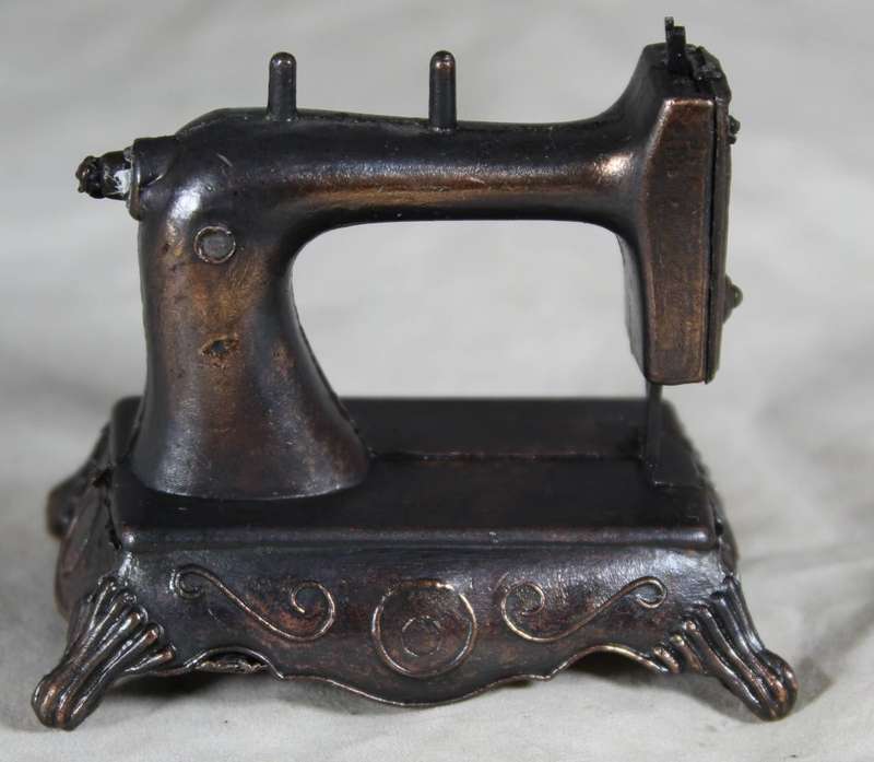Holly Hobbie (1977) Diecast Metal-Box included but not sealed-Sewing Machine with moveable Parts