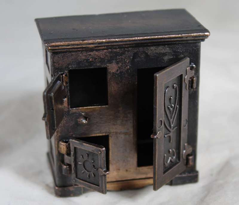 Holly Hobbie (1977) Diecast Metal-Box included but not sealed-Ice Box with moveable Parts