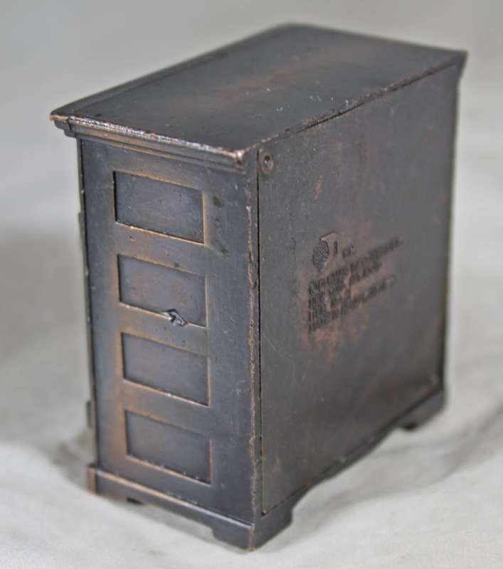 Holly Hobbie (1977) Diecast Metal-Box included but not sealed-Ice Box with moveable Parts