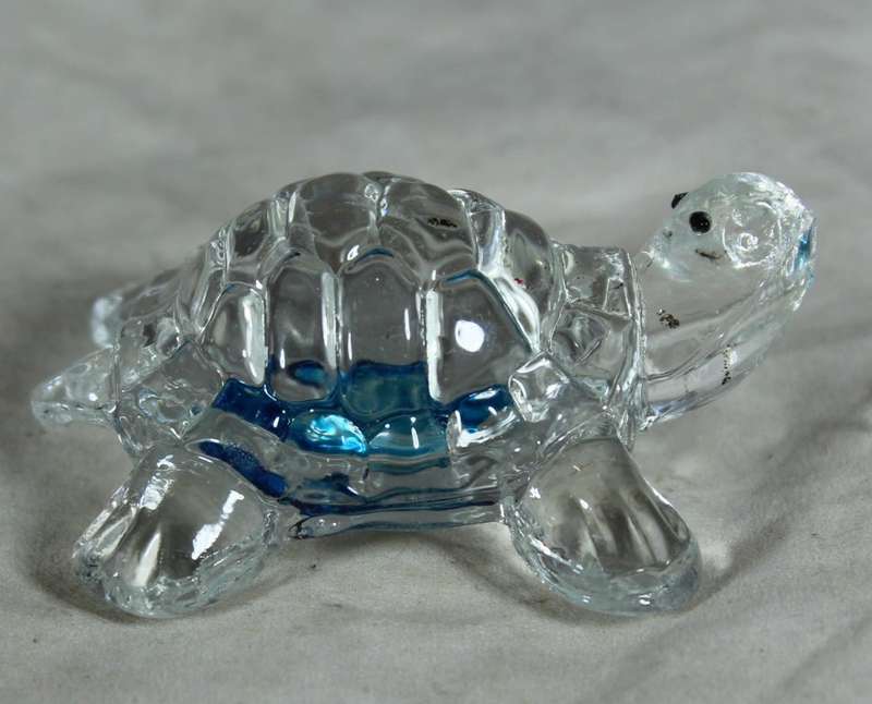 Small glass tortoise blue