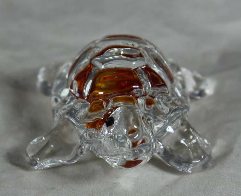 Small glass tortoise dark orange
