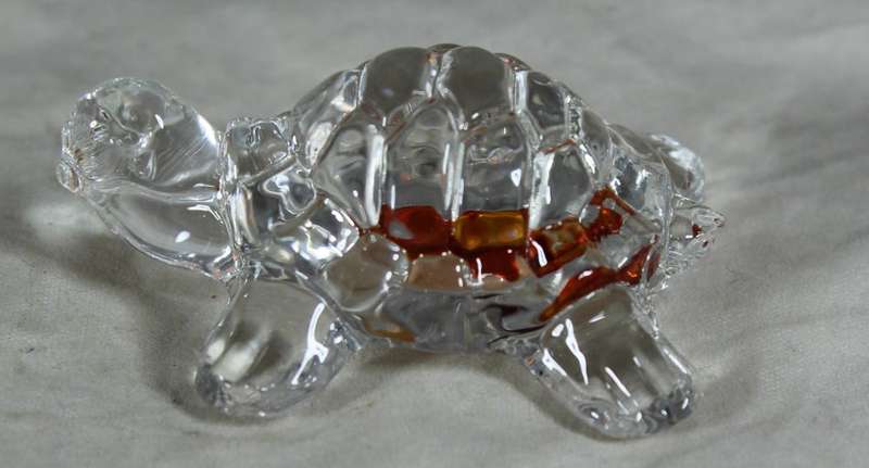 Small glass tortoise dark orange