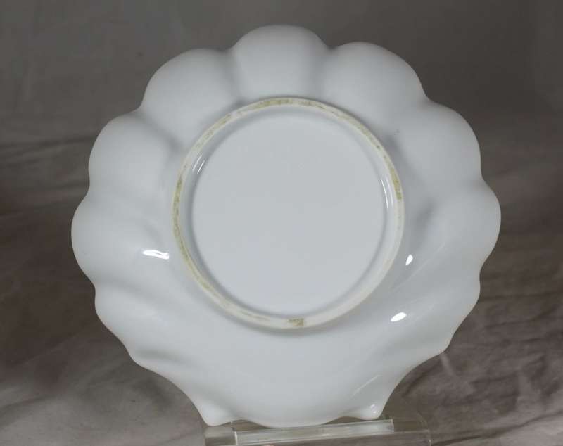 Porcelain Dishes - White Shells - BID NOW!!!