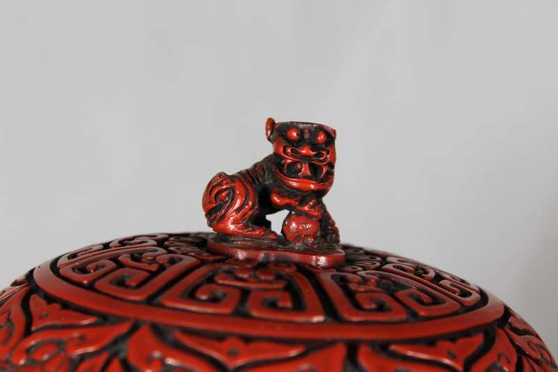 Cinnabar Style Footed & Lidded Temple Bowl with 3 Way Wooden Display Stand - BID NOW!!!!