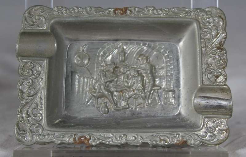 Pair of Molded small Ashtrays - BID NOW!!!!