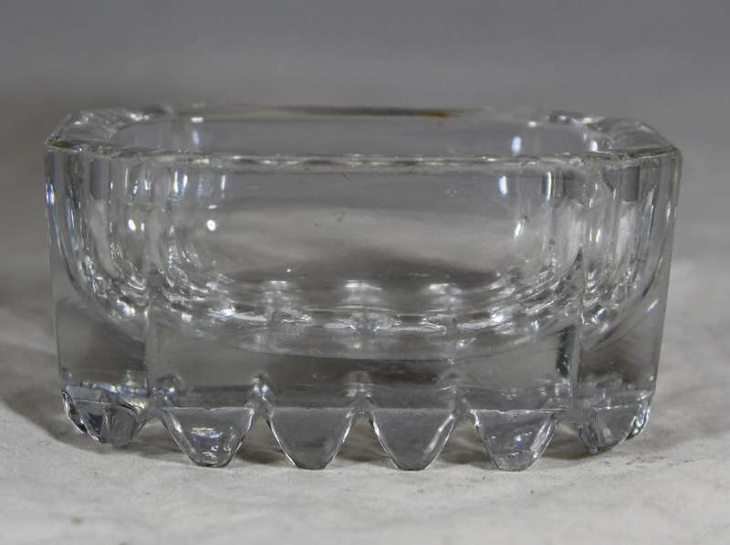 Glass trinket holder