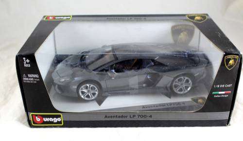 Burago- Aventador LP 700-4 (Die cast)