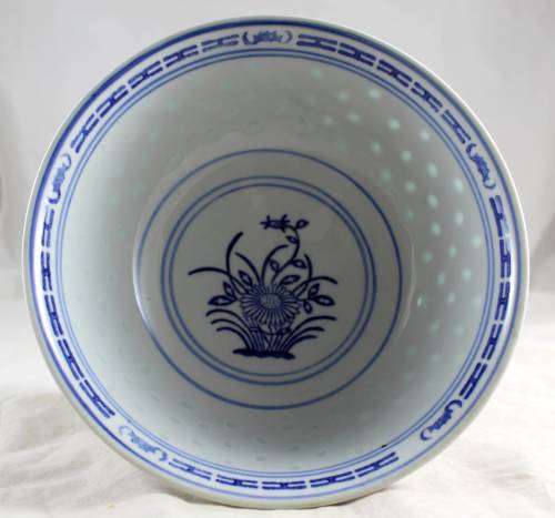 Chinese B and W Dishing bowl - Bid Now!!