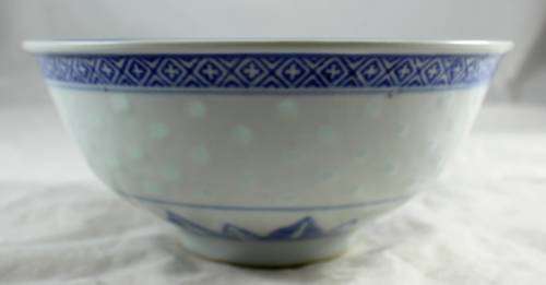 Chinese B and W Dishing bowl - Bid Now!!