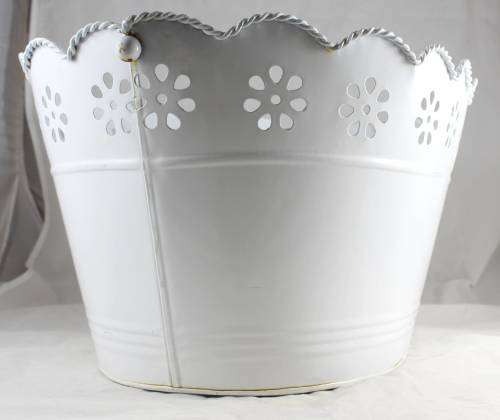 Large Metal Flower/ Bathroom tubs
