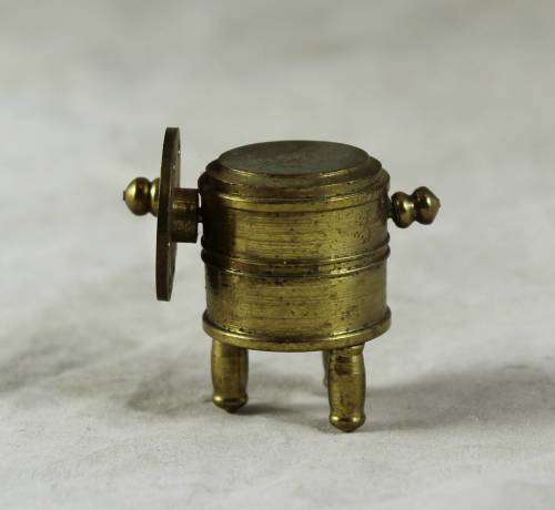 Miniature manual washing machine