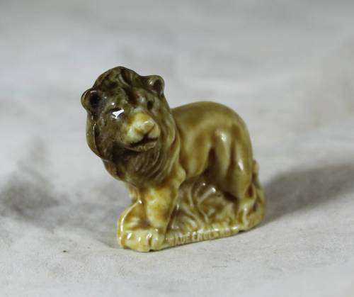Miniature Wade lion
