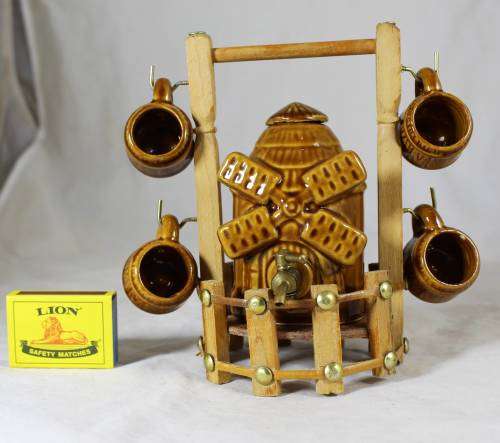 Small ornamental drinking set
