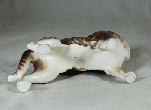 Collie dog figure