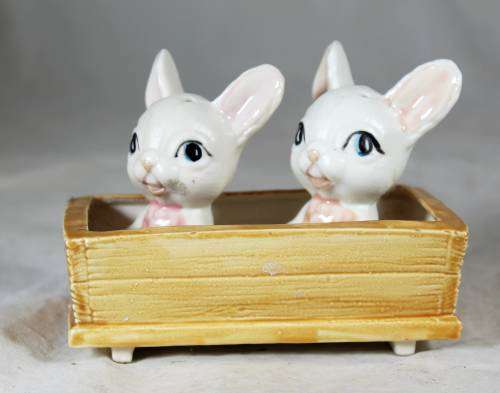 Character bunnies in a tub salt and pepper set